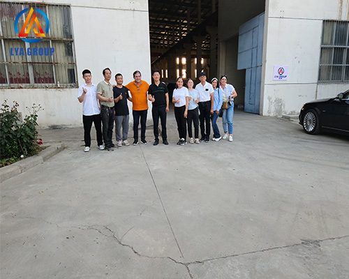 Russian customers to the factory inspection equipment-wall panel production line