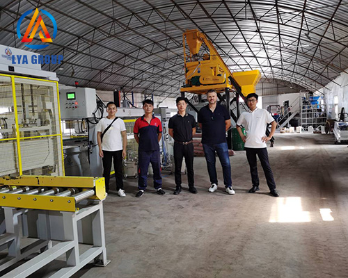 Customers visit the factory -Wetcast Manufacture